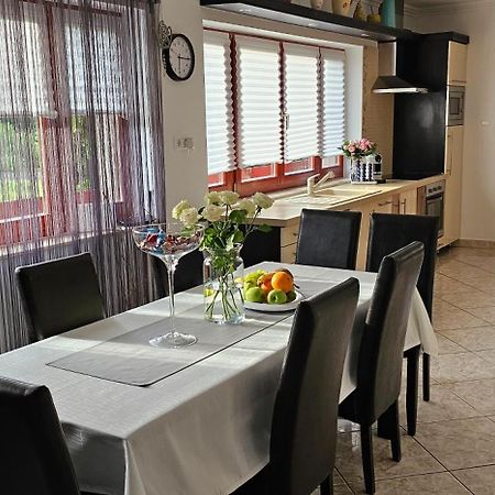 Nyirjes Vendégház Balassagyarmat Exterior foto