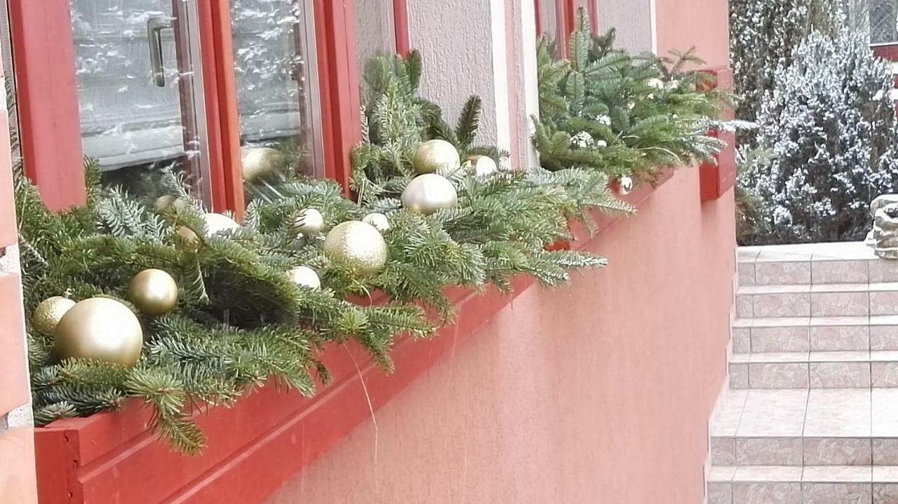 Nyirjes Vendégház Balassagyarmat Exterior foto