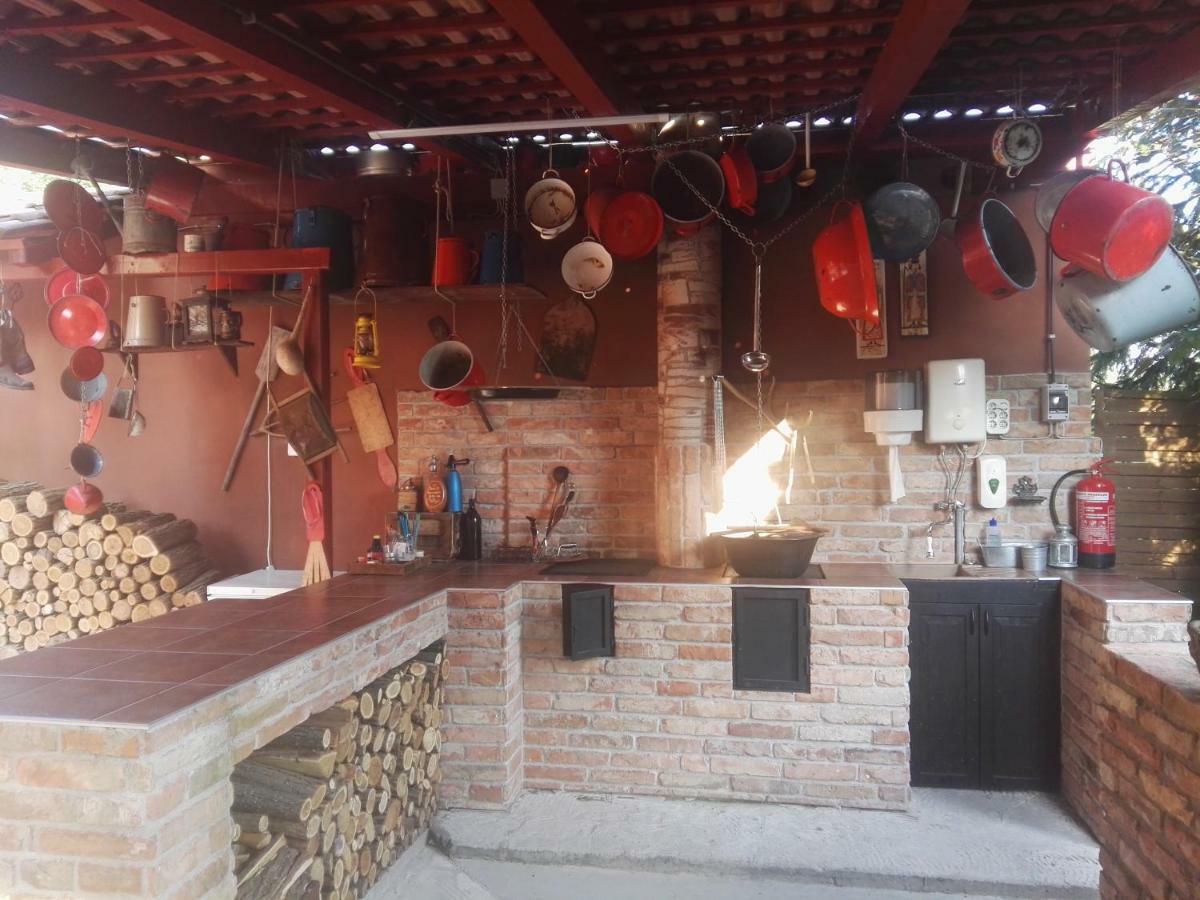 Nyirjes Vendégház Balassagyarmat Exterior foto